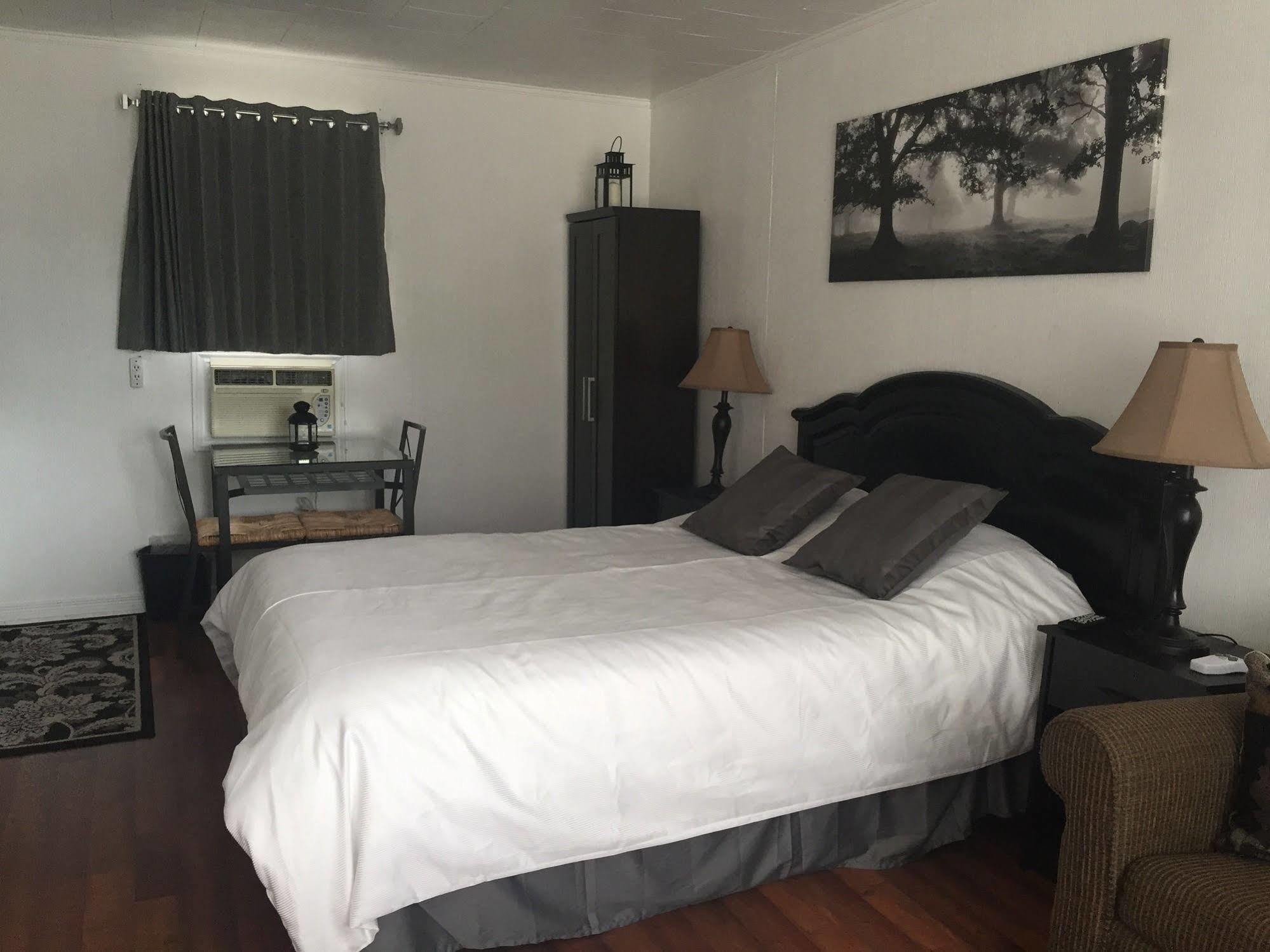 New Rockland Motel Bobcaygeon Εξωτερικό φωτογραφία